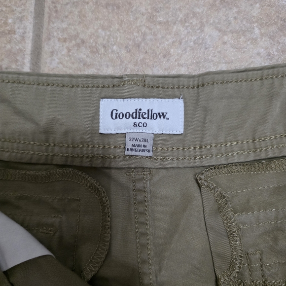 Goodfellow & Co Khaki Cargo Pants - Picture 4 of 5